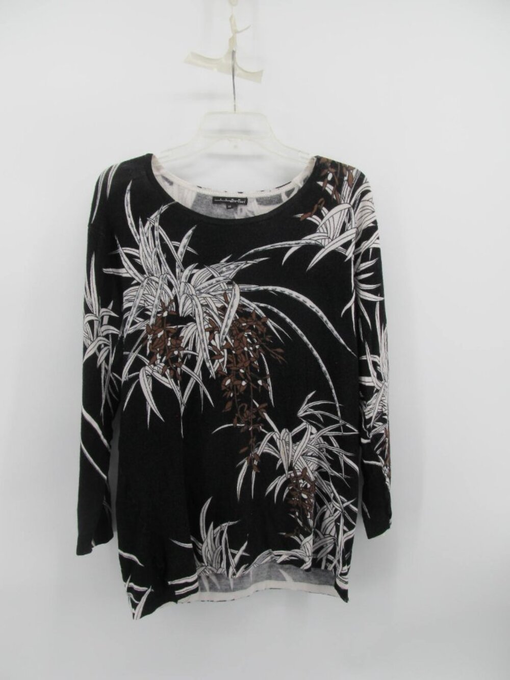 Women’s Pierri NY Sz 1X beaded black-and-white sweater